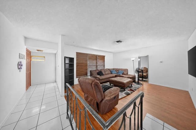 2251 SW 67TH Way NE, Miramar FL 33023 - Miramar, FL - Photo 4