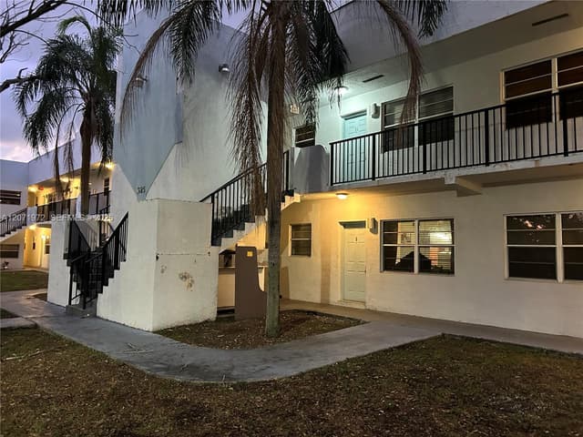 1925 Madison St # 14, Hollywood FL 33020 - Hollywood, FL - Photo 2