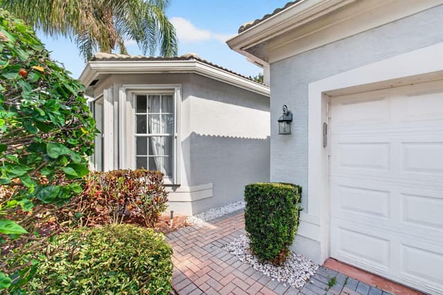 7315 Twin Falls Drive, Boynton Beach FL 33437 - Boynton Beach, FL - Photo 3