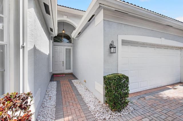 7315 Twin Falls Drive, Boynton Beach FL 33437 - Boynton Beach, FL - Photo 4