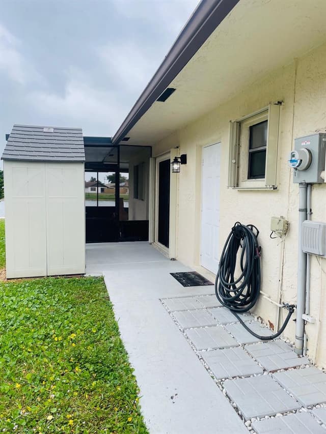 5318 Garden Hills Circle, West Palm Beach FL 33415 - West Palm Beach, FL - Photo 2