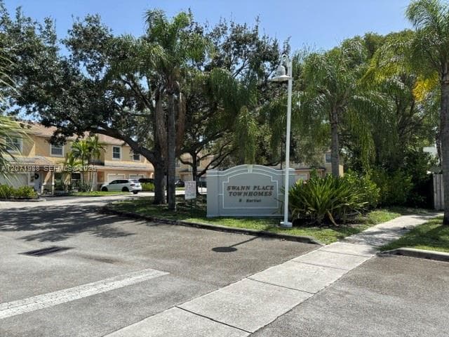 7469 Tam Oshanter Blvd, North Lauderdale FL 33068 - North Lauderdale, FL - Photo 2