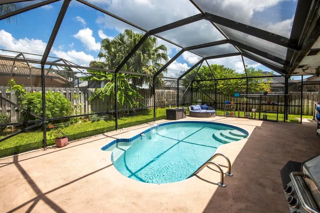 35 CEDAR Circle, Boynton Beach FL 33436 - Boynton Beach, FL - Photo 4