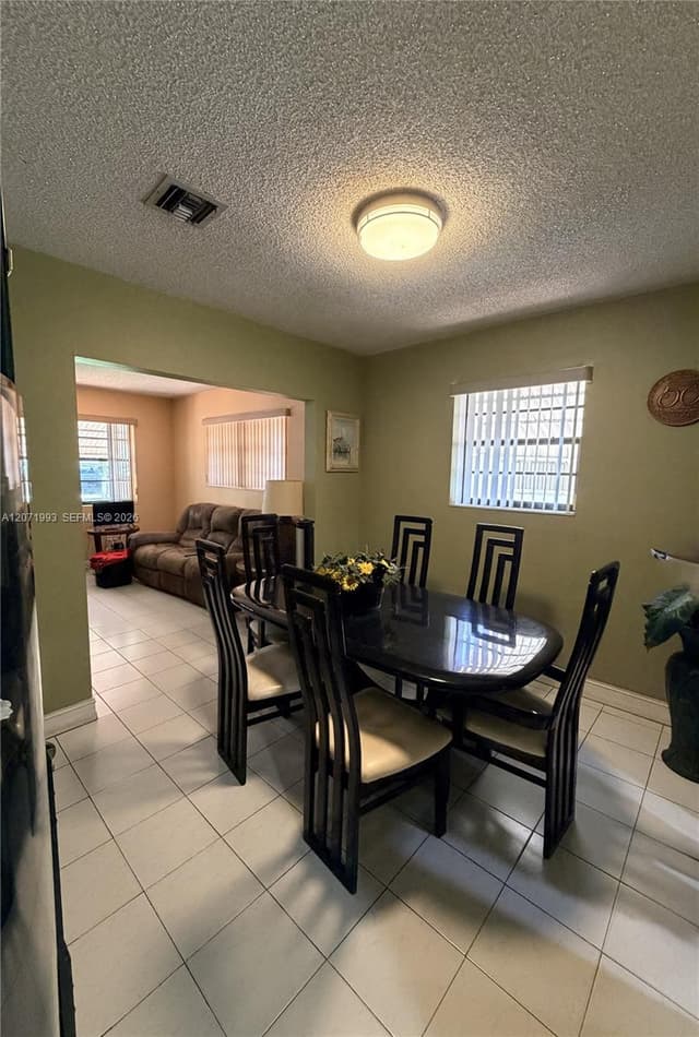 733 E 26th St, Hialeah FL 33013 - Hialeah, FL - Photo 5