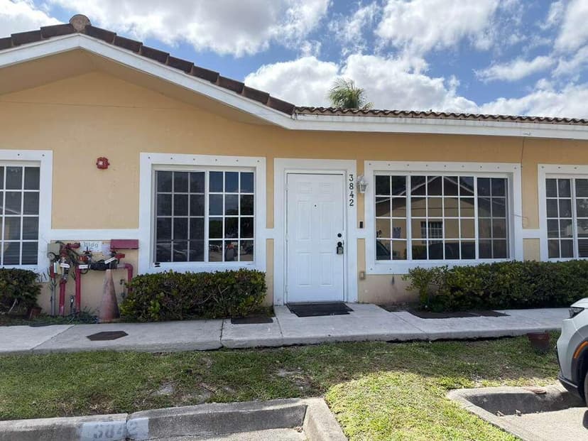 3842 SW 48TH Avenue, Hollywood FL 33023