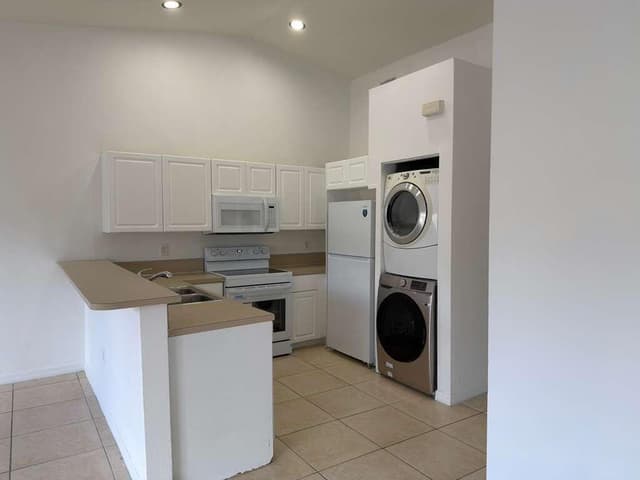 3842 SW 48TH Avenue, Hollywood FL 33023 - Hollywood, FL - Photo 4