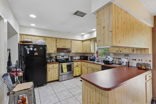 6444 SW 20TH Court, Miramar FL 33023 - Miramar, FL - Photo 5