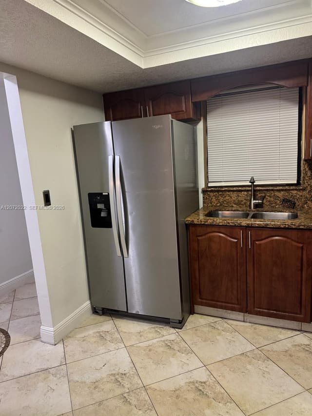 10851 SW 6th St # 5, Sweetwater FL 33174 - Sweetwater, FL - Photo 4