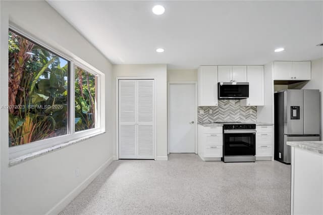 1524 NE 37th St, Oakland Park FL 33334 - Oakland Park, FL - Photo 5