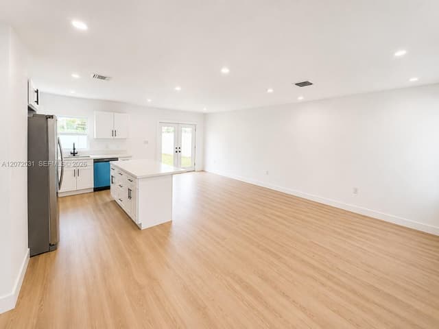 1870 NE 154th Ter, North Miami Beach FL 33162 - North Miami Beach, FL - Photo 2
