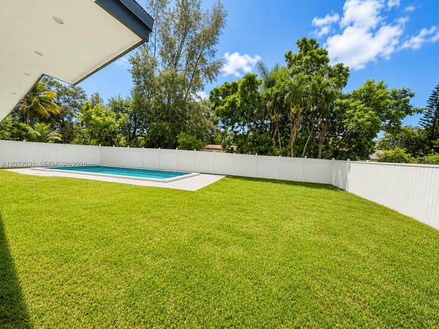 1870 NE 154th Ter, North Miami Beach FL 33162 - North Miami Beach, FL - Photo 4