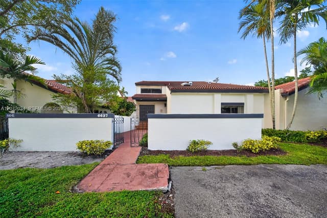 6637 NW 181st Ln, Hialeah FL 33015 - Hialeah, FL - Photo 2