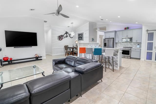 5671 S FOUNTAINS Drive S, Lake Worth FL 33467 - Lake Worth, FL - Photo 7