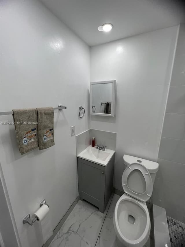 5090 SW 9th Ct, Plantation FL 33317 - Plantation, FL - Photo 7