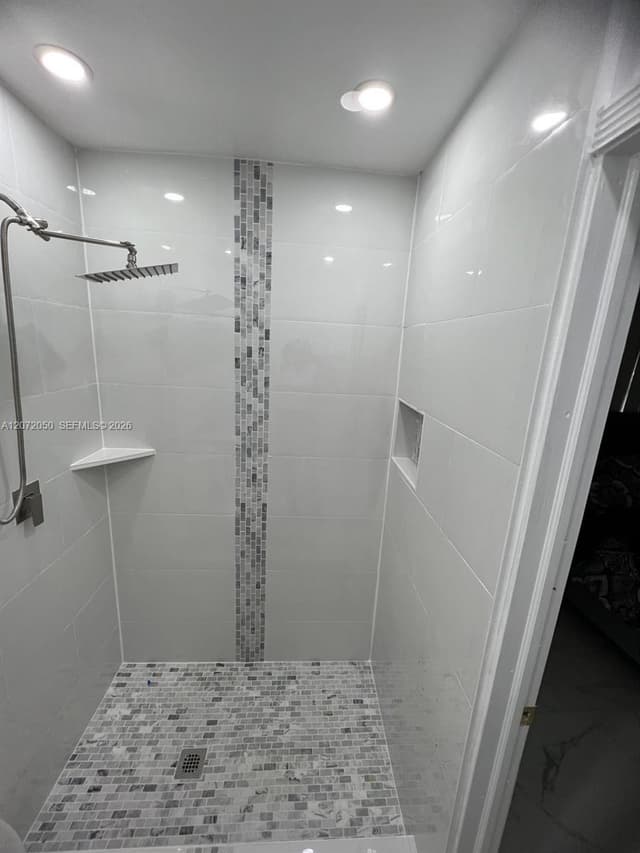 5090 SW 9th Ct, Plantation FL 33317 - Plantation, FL - Photo 5