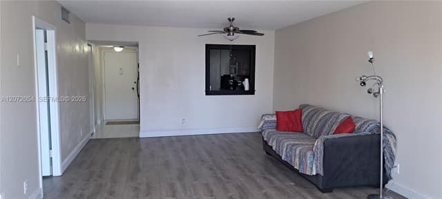 427 Golden Isles Dr # 5H, Hallandale Beach FL 33009 - Hallandale Beach, FL - Photo 6