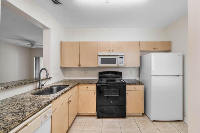 1161 GOLDEN LAKES Boulevard # 1325, West Palm Beach FL 33411 - West Palm Beach, FL - Photo 4