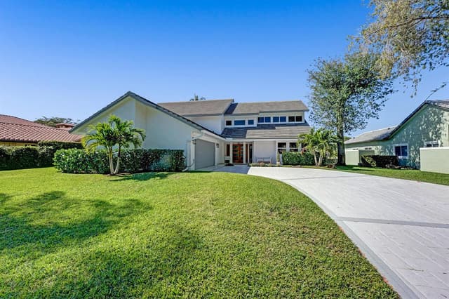 21 Marlwood Lane, Palm Beach Gardens FL 33418 - Palm Beach Gardens, FL - Photo 2