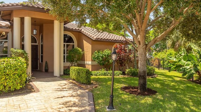5805 NW 97th Drive, Parkland FL 33076 - Parkland, FL - Photo 2