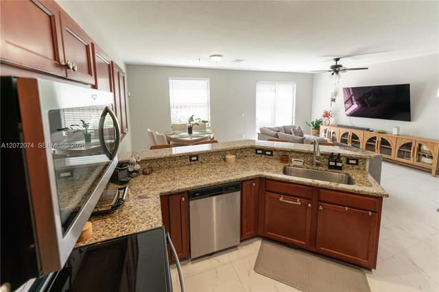23487 SW 113th Ave, Homestead FL 33032 - Homestead, FL - Photo 5