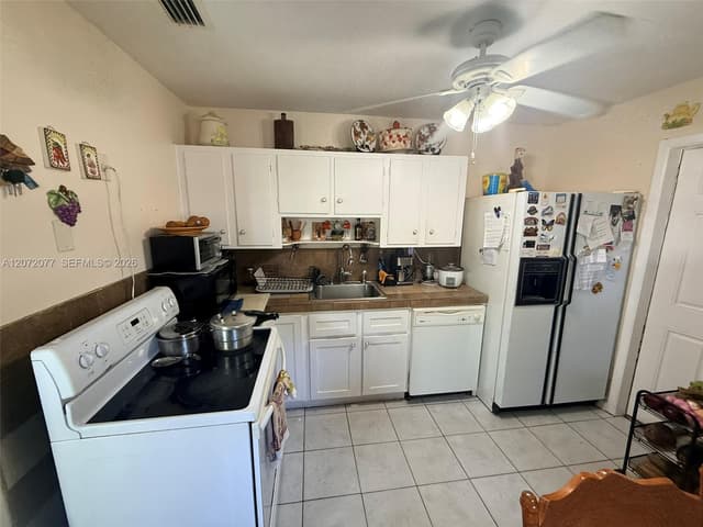 512 Independence Rd, West Palm Beach FL 33405 - West Palm Beach, FL - Photo 7
