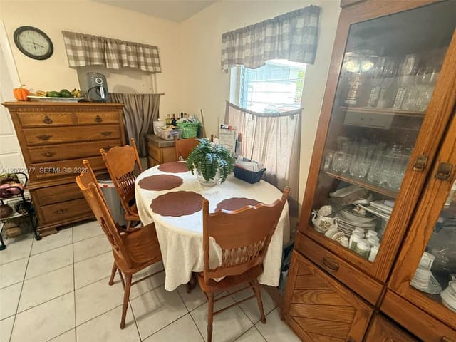512 Independence Rd, West Palm Beach FL 33405 - West Palm Beach, FL - Photo 4
