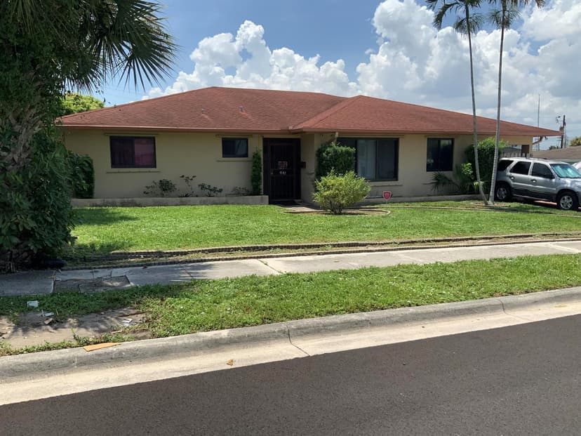 941 W 7th Street, Riviera Beach FL 33404
