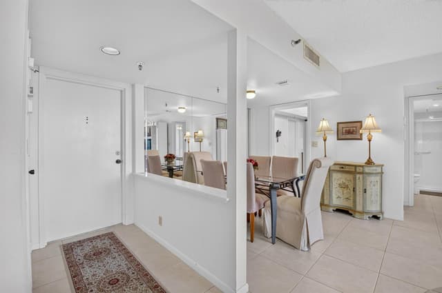 6895 Willow Wood Drive, Boca Raton FL 33434 - Boca Raton, FL - Photo 5
