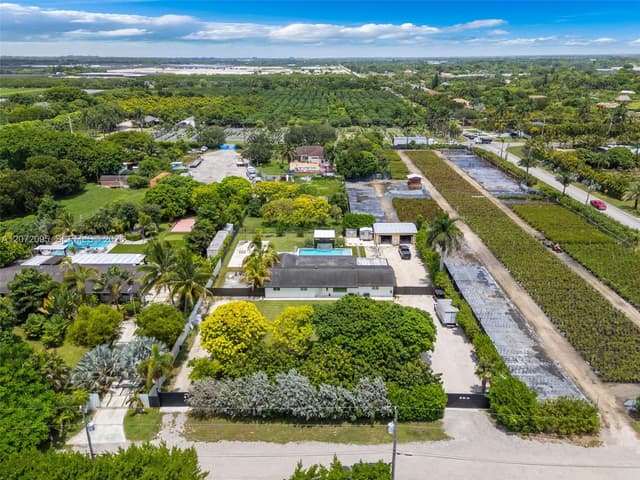 18725 SW 218th St, Miami FL 33170 - Miami, FL - Photo 4