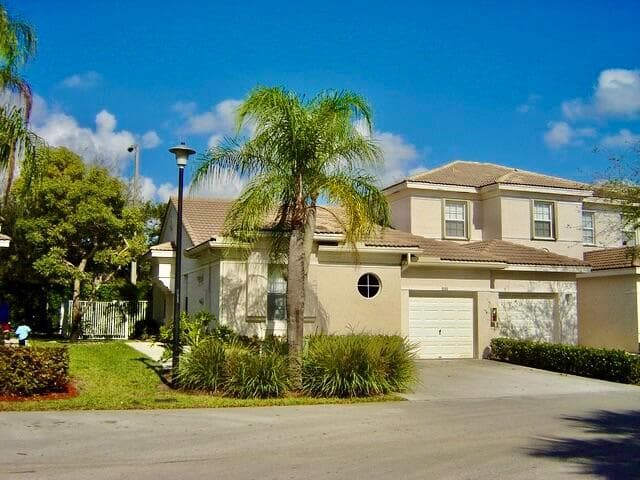 3133 ENCLAVE Way, Lauderhill FL 33319 - Lauderhill, FL - Photo 1