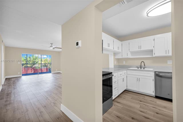 215 SE 3rd Ave # 206B, Hallandale Beach FL 33009 - Hallandale Beach, FL - Photo 3