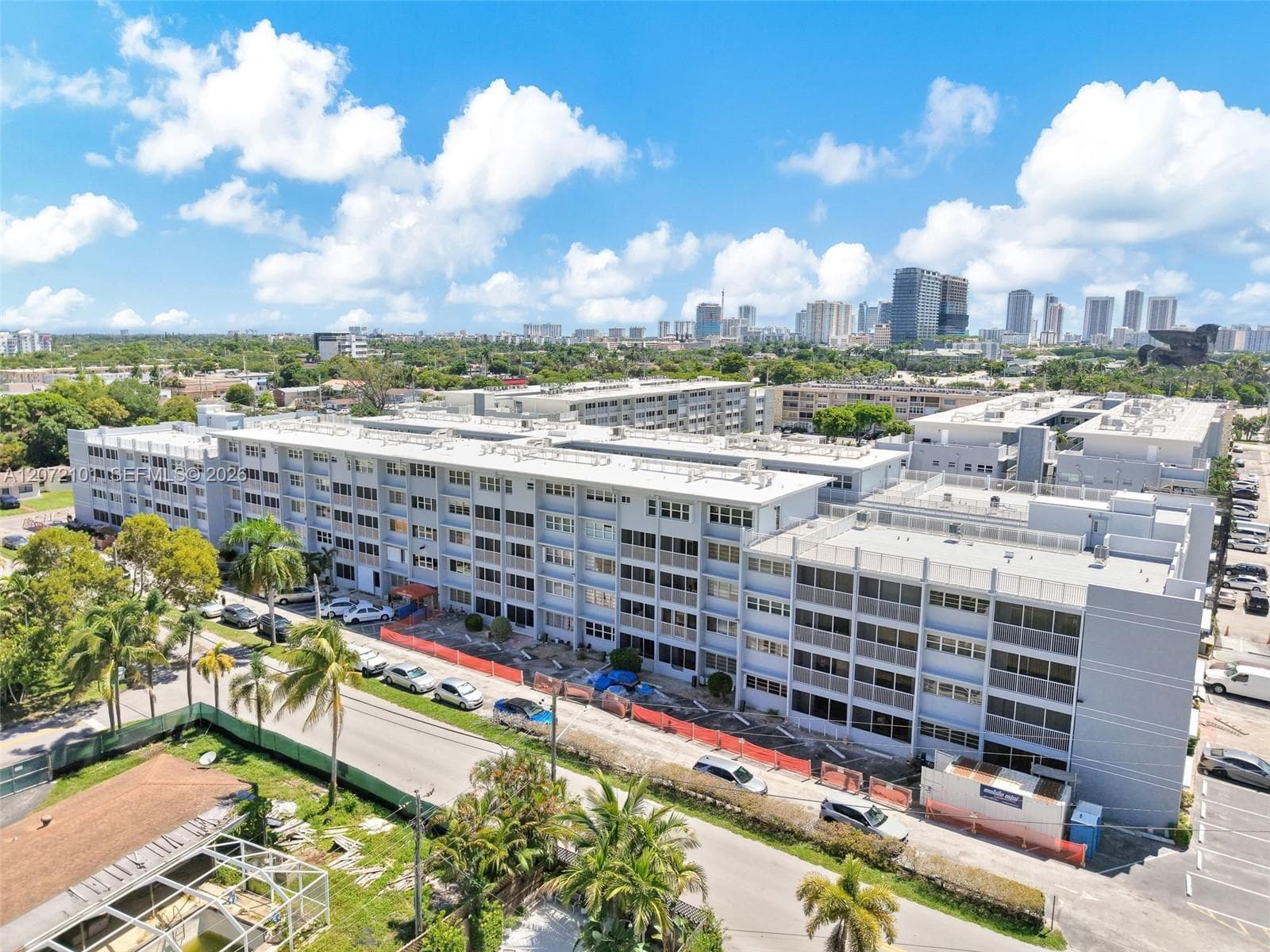 215 SE 3rd Ave # 206B, Hallandale Beach FL 33009 - Hallandale Beach, FL - Photo 1