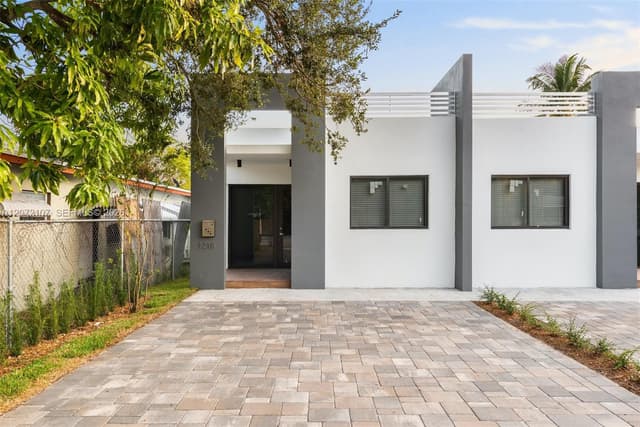 1216-1218 NE 112th St, Miami FL 33161 - Miami, FL - Photo 2