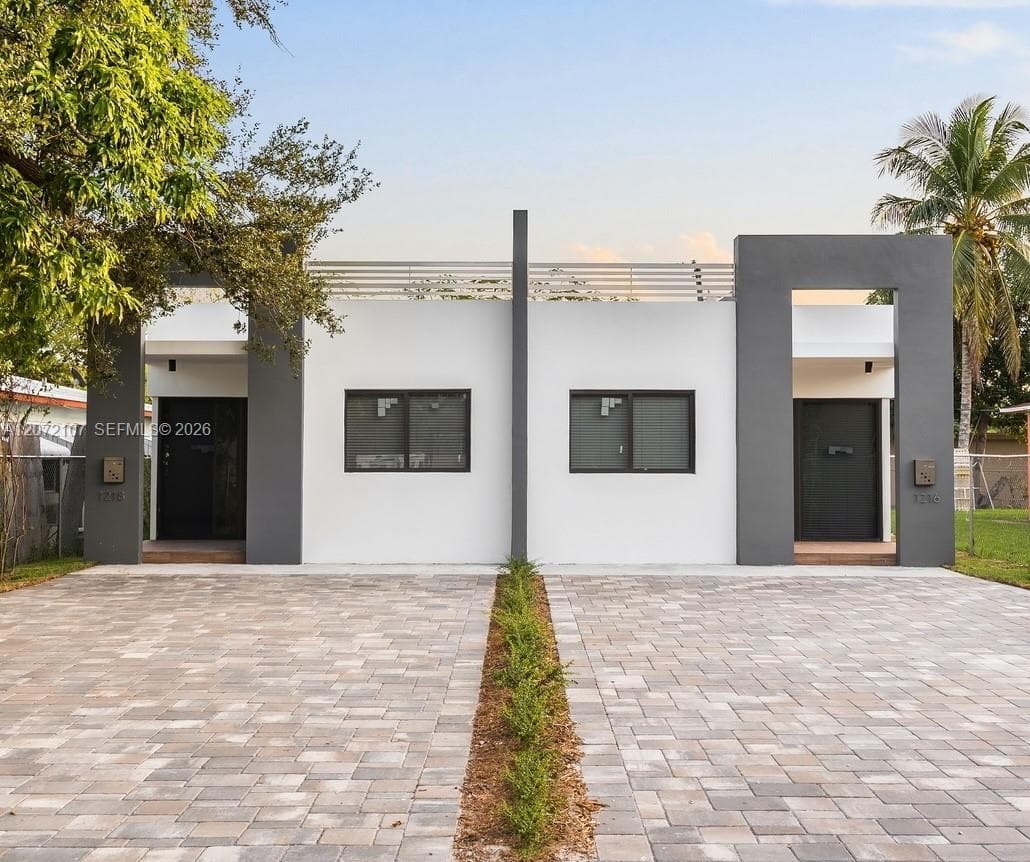 1216-1218 NE 112th St, Miami FL 33161 - Miami, FL - Photo 1