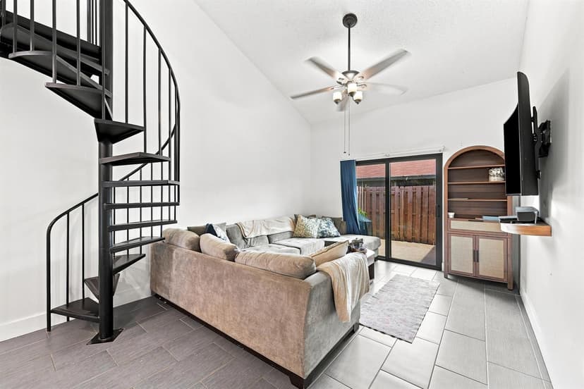 2016 SW 82nd Avenue, Davie FL 33324