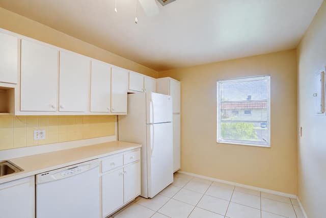5780 FERNLEY Drive W # 144, West Palm Beach FL 33415 - West Palm Beach, FL - Photo 4