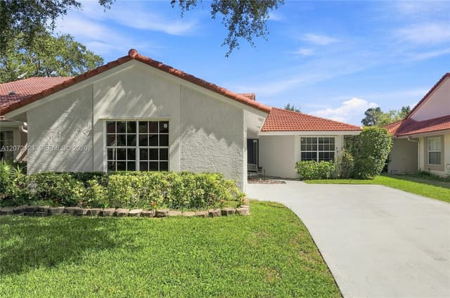 10425 NW 9th Mnr, Coral Springs FL 33071 - Coral Springs, FL - Photo 3