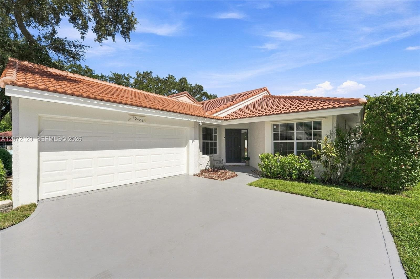 10425 NW 9th Mnr, Coral Springs FL 33071 - Coral Springs, FL - Photo 1