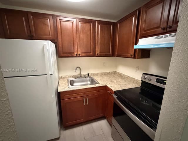241 SE 9th Ave # 109, Pompano Beach FL 33060 - Pompano Beach, FL - Photo 4