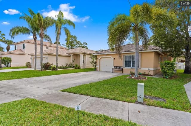 121 Prestige Drive, Royal Palm Beach FL 33411 - Royal Palm Beach, FL - Photo 2