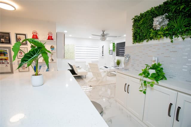 942 NW 133rd Ct, Miami FL 33182 - Miami, FL - Photo 2