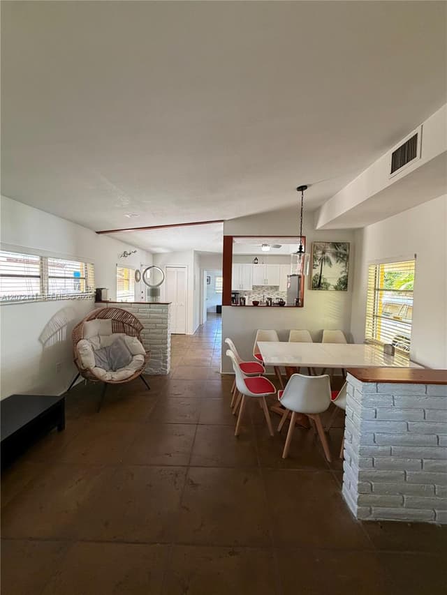 935 Polk St, Hollywood FL 33019 - Hollywood, FL - Photo 2