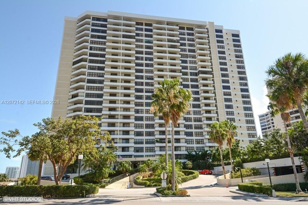 2500 Parkview Dr # 1004, Hallandale Beach FL 33009 - Hallandale Beach, FL - Photo 1