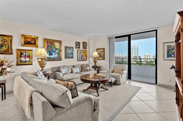 2500 Parkview Dr # 1004, Hallandale Beach FL 33009 - Hallandale Beach, FL - Photo 5