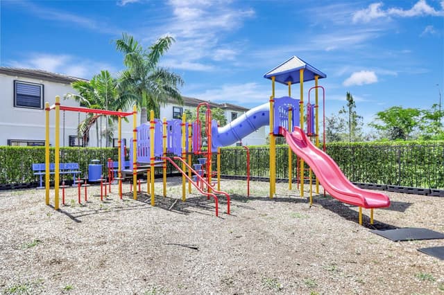 4721 Santa Cruz Way, Davie FL 33314 - Davie, FL - Photo 6