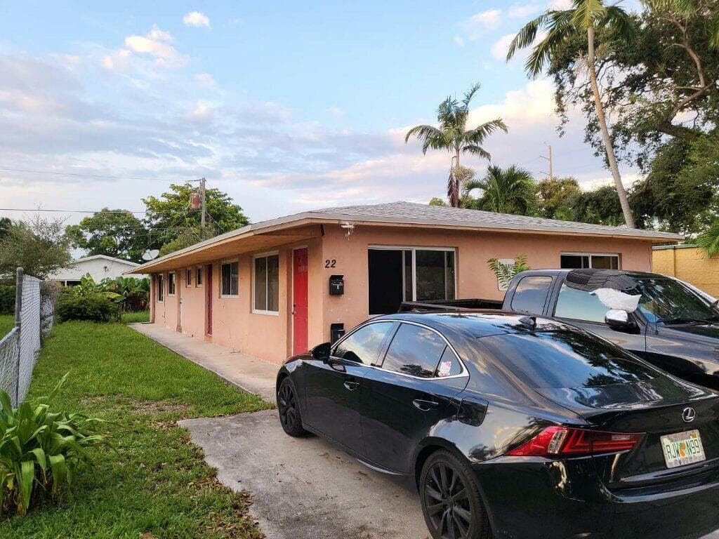 22 SW 9TH Street # 2, Hallandale Beach FL 33009 - Hallandale Beach, FL - Photo 1