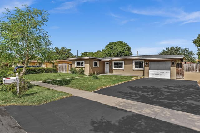 721 FAIRWAY Drive, Plantation FL 33317 - Plantation, FL - Photo 2