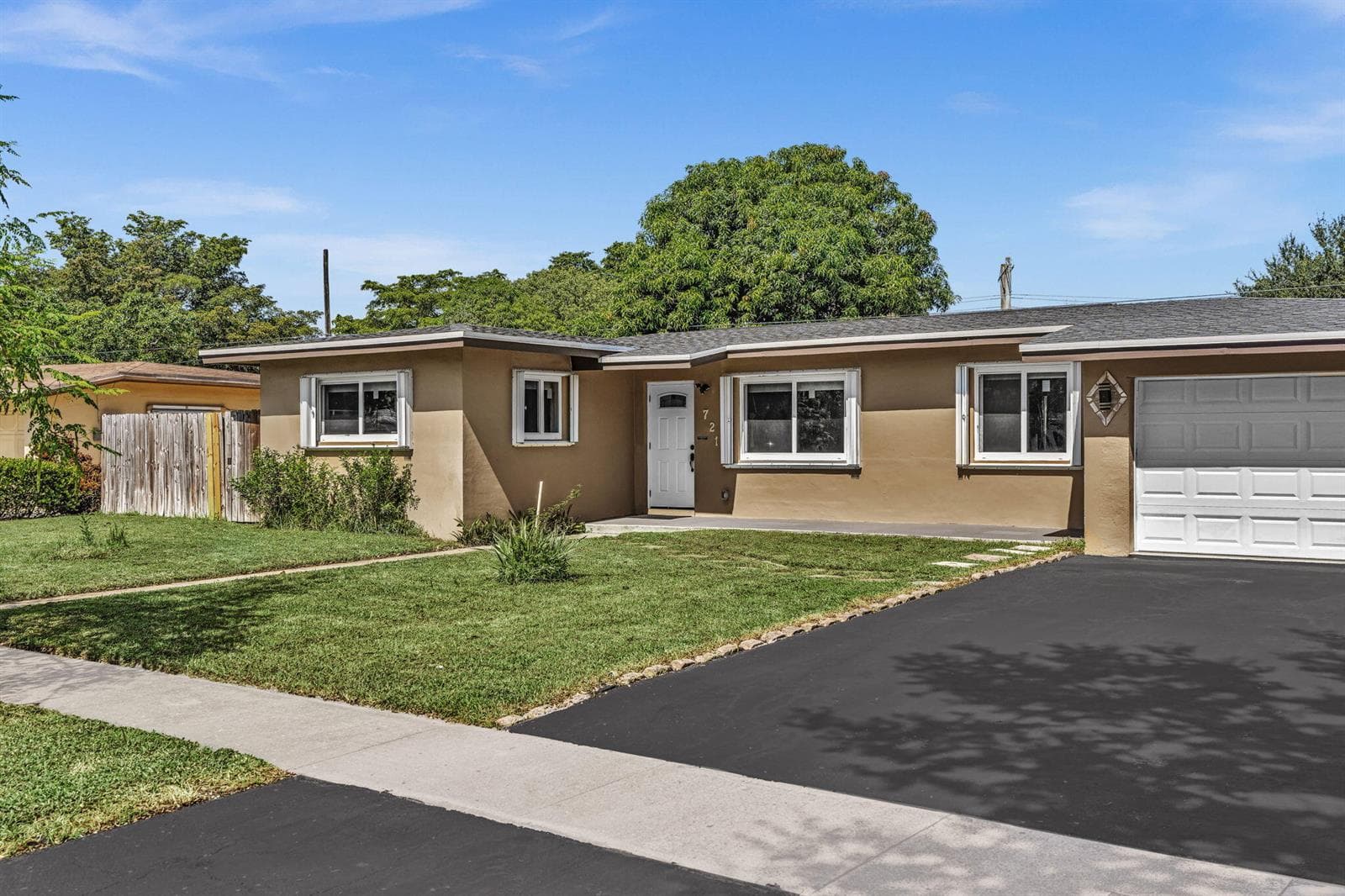 721 FAIRWAY Drive, Plantation FL 33317 - Plantation, FL - Photo 1