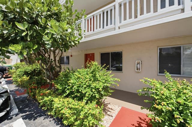 3601 INVERRARY Drive # 107, Lauderhill FL 33319 - Lauderhill, FL - Photo 2