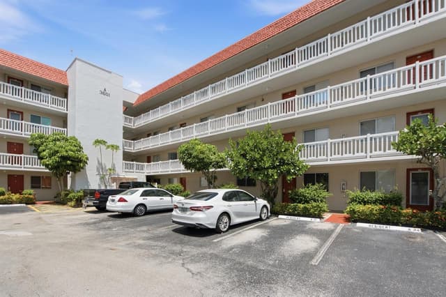 3601 INVERRARY Drive # 107, Lauderhill FL 33319 - Lauderhill, FL - Photo 3
